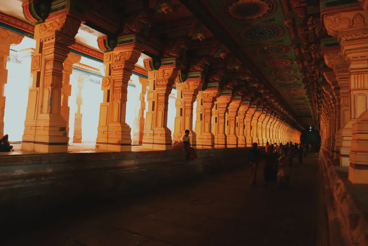 The long carved-pillared corridor inside Ramanathaswamy Temple